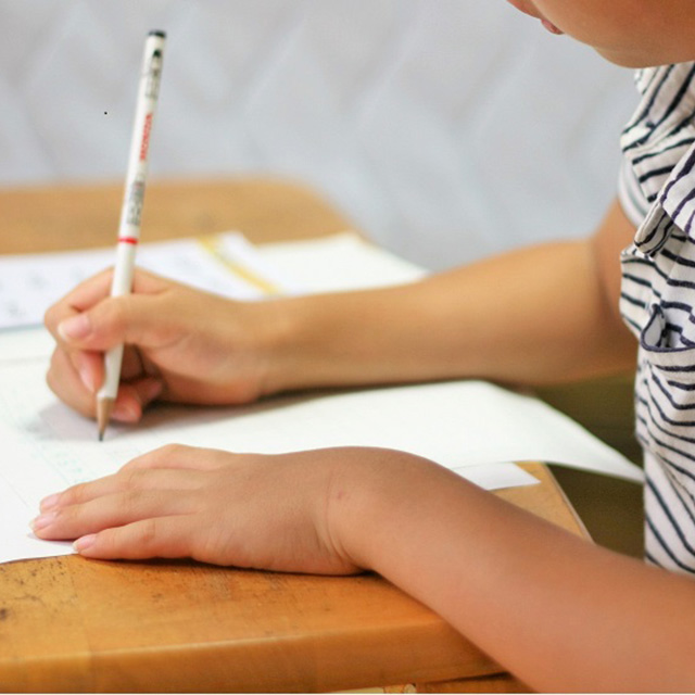 小学生の子供が勉強好きになる机の整理方法